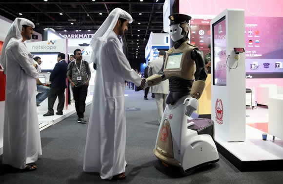 Yarının Şehirleri: Dubai ve Çin Kentsel Robotları Piyasaya Çıkarıyor