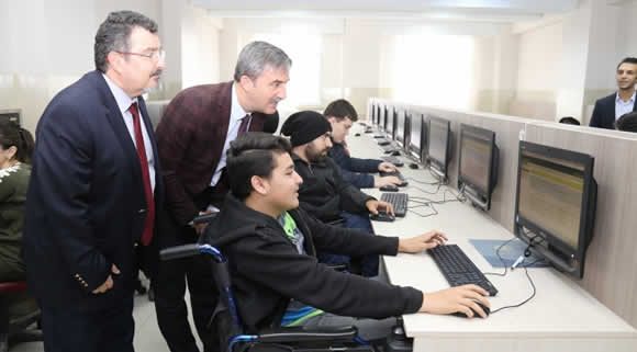 Turgutlu Engelleri Web ile Aşıyor Projesi
